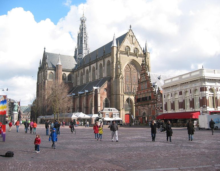 Plaza del Grote Markt con la Sint Bavokerk